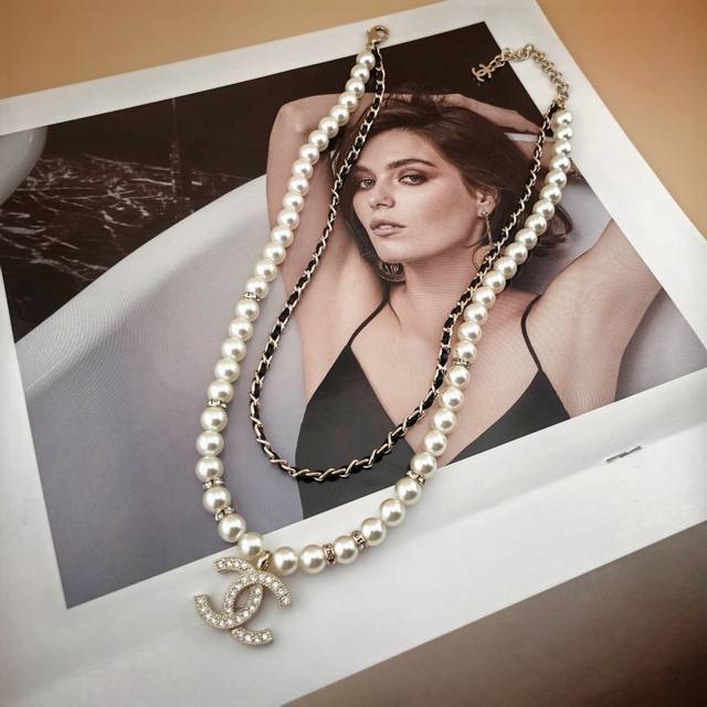 Z batch version Chanel necklace is elegant and generous. The exquisite design an