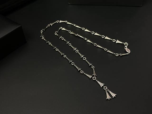 Chrome Hearts Chrome Hearts fishtail necklace is a rare and attractive necklace