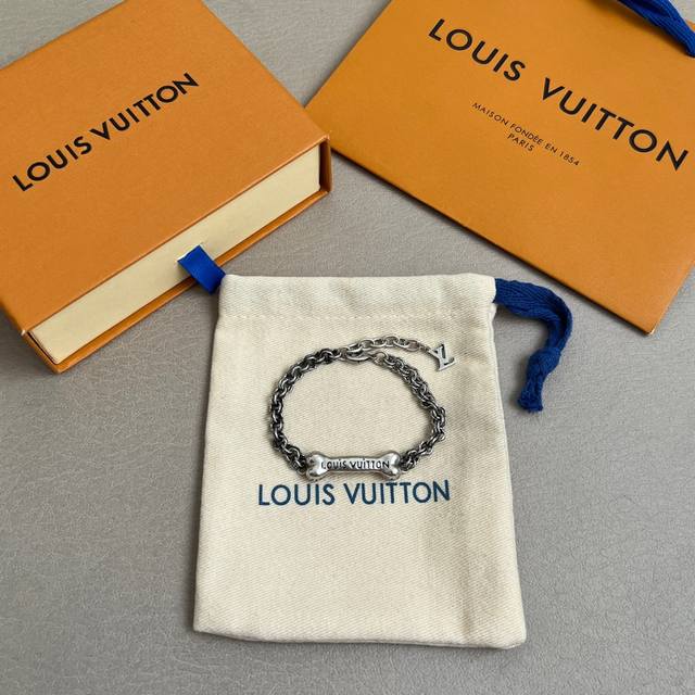 New original Lv bracelet Louis Vuitton Louis Vuitton bracelet counter consisten