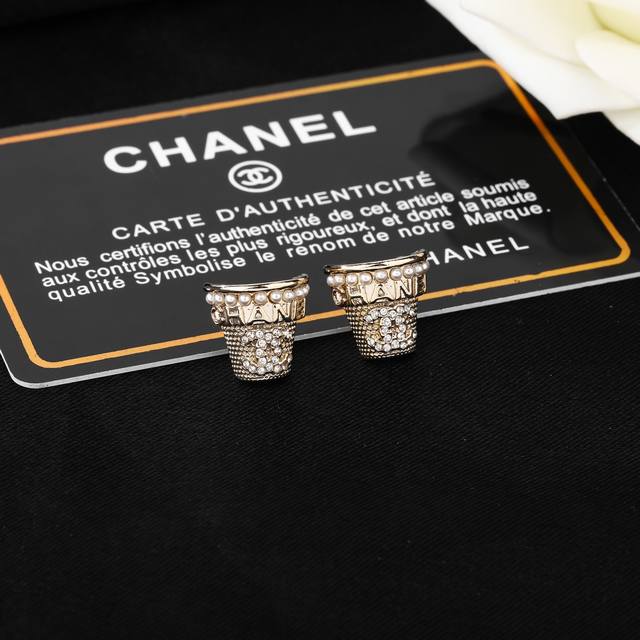Chanel's new flower pot earrings are made with great detail. This design is ver