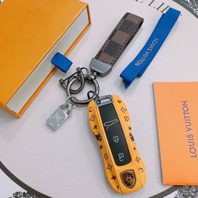 New product release Lv keychain Lv bag buckle latest model bag pendant with hig