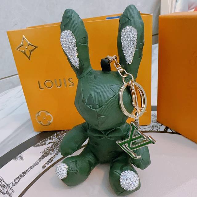New product release Lv keychain Lv bag buckle latest model bag pendant with hig