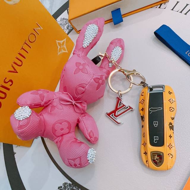 New product release Lv keychain Lv bag buckle latest model bag pendant with high