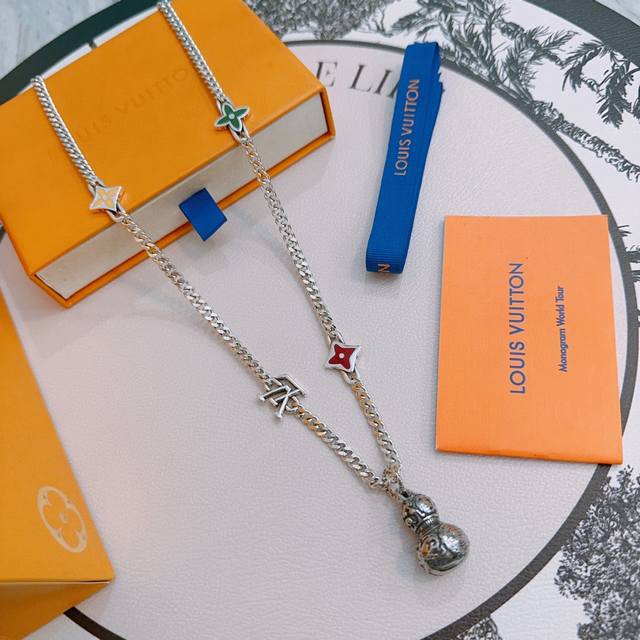 Louis Vuitton Lv necklace original goods, new model from the counter, retro fash