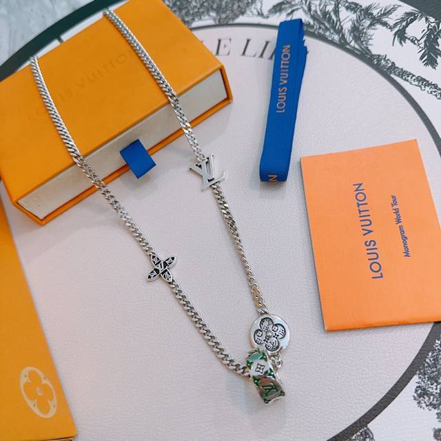 New Louis Vuitton Lv necklace original goods counter new model open mold retro
