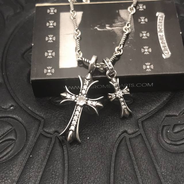 High version Chrome Heart white diamond old style double cross necklace, one wi