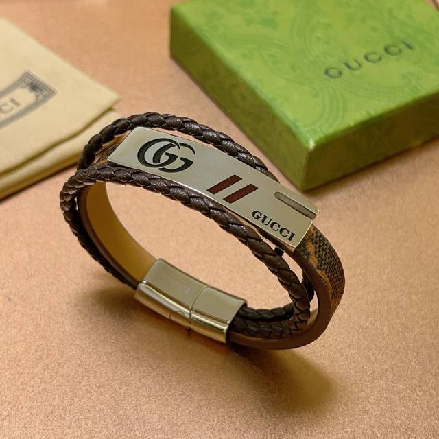 New product on sale. The latest model of Gucci bracelet. Pure handmade top laye