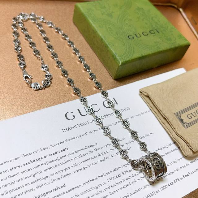 New product release. The latest model of the handsome Gucci necklace. The chain