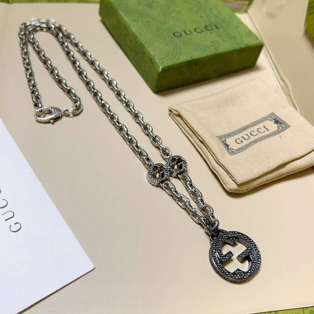 Don't post if you don't explode. The latest model of Gucci necklace is the first