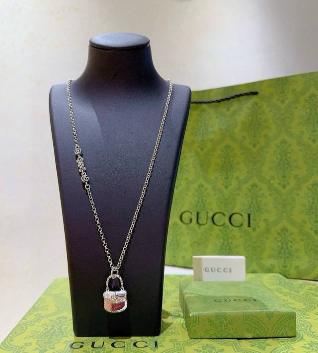 New product release The latest Gucci necklace with a higher grade chain The same