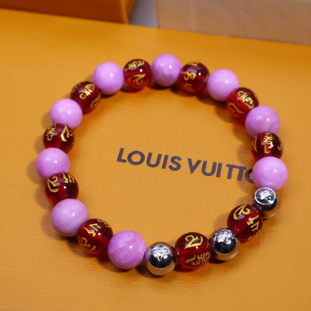 New fashion! This Lv monogram bracelet is a must-have ticket for fashionistas~ W