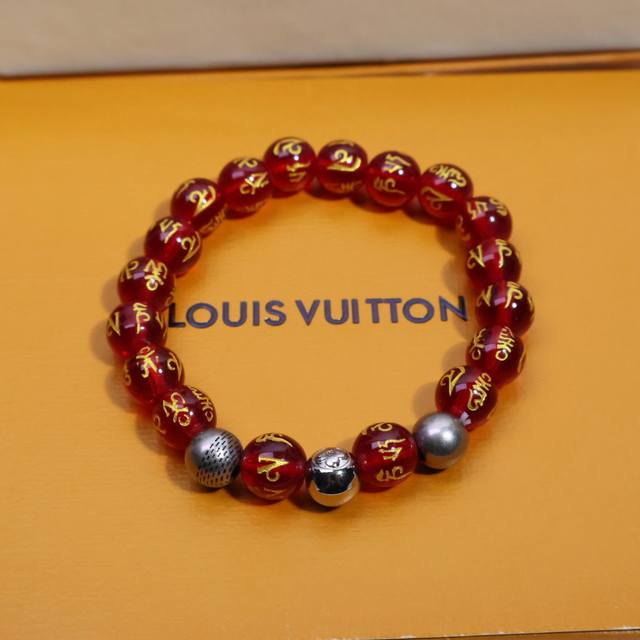New fashion! This Lv monogram bracelet is a must-have ticket for fashionistas~ W