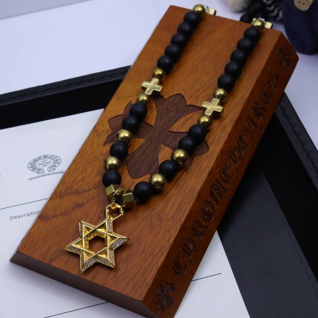 Fashion experts buy with their eyes closed! Chrome Hearts hot black beaded neckl