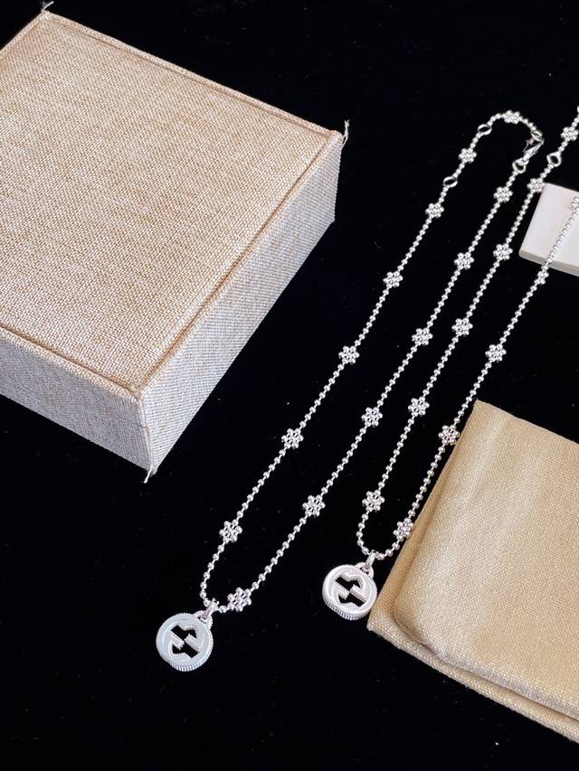 Gu**I snowflake necklace original mold, the size is the same as the original 36+