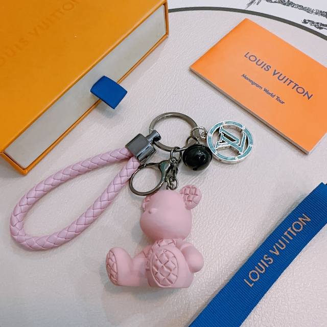 New product release Lv keychain Lv bag buckle latest model bag pendant with hig