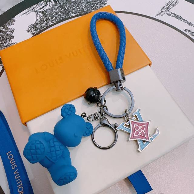 New product release Lv keychain Lv bag buckle latest model bag pendant with hig