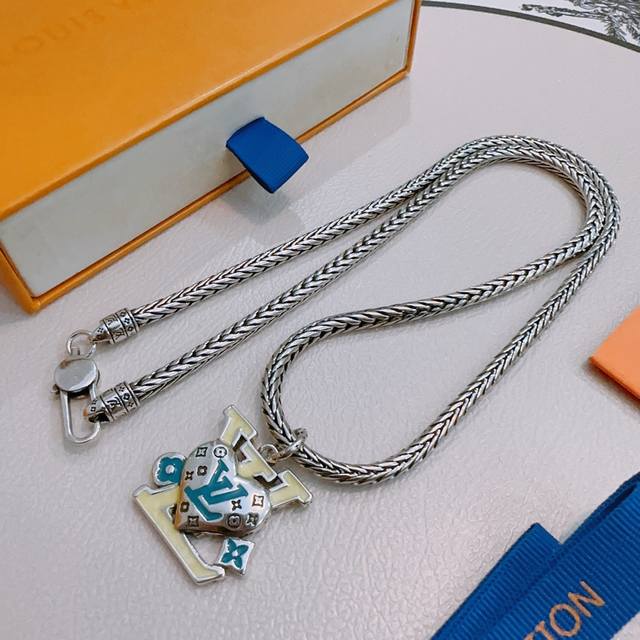 Lv Louis Vuitton necklace original goods counter new model open mold retro trend