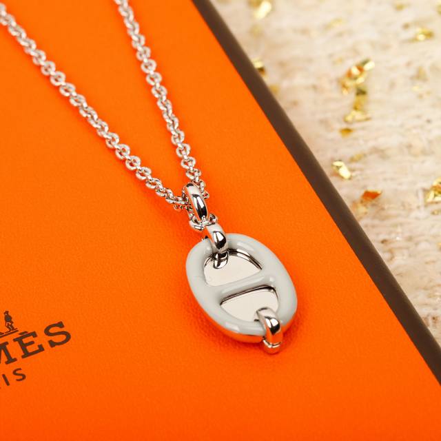 We produce pig nose necklace Zp7280, can be customized with 18K real gold and r