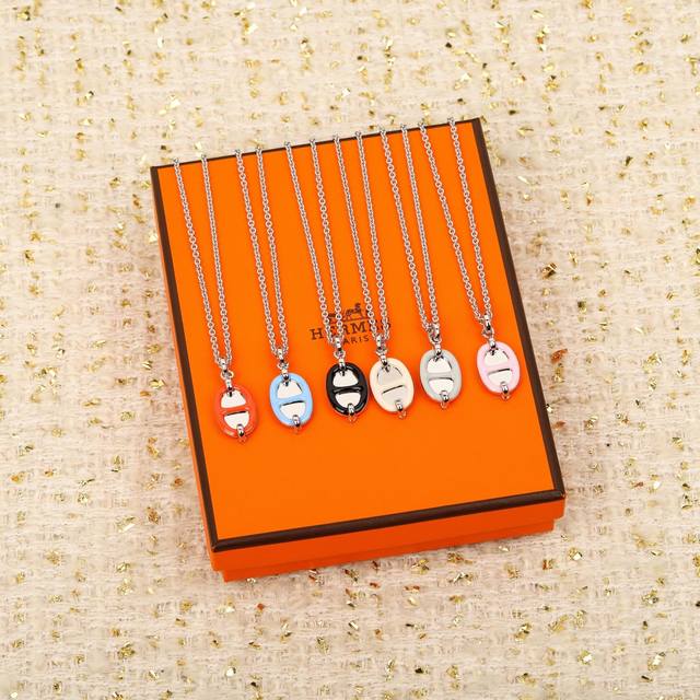 We produce pig nose necklace Zp7280, can be customized with 18K real gold and r