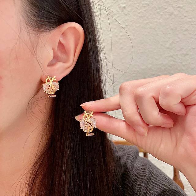 New YSL Saint Laurent earrings are always more beautiful than classic Chanel in