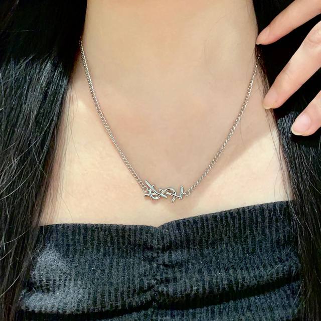 New Ysl Saint Laurent necklace original brass material Yves Saint Laurent was f