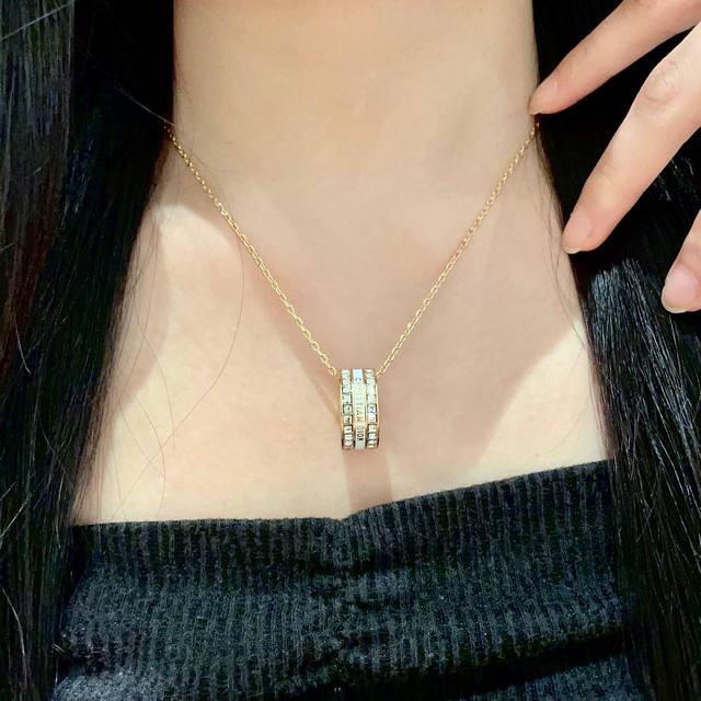 Dior Dior vintage necklace counters are all new and selected original brass mate