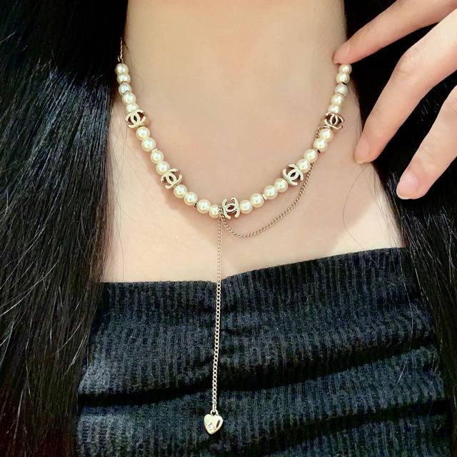 Chanel Chanel vintage necklace. Chanel's styles really need no introduction. Eac