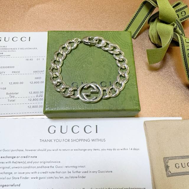 The latest luxury version of the bracelet, pay attention to the details, exclus