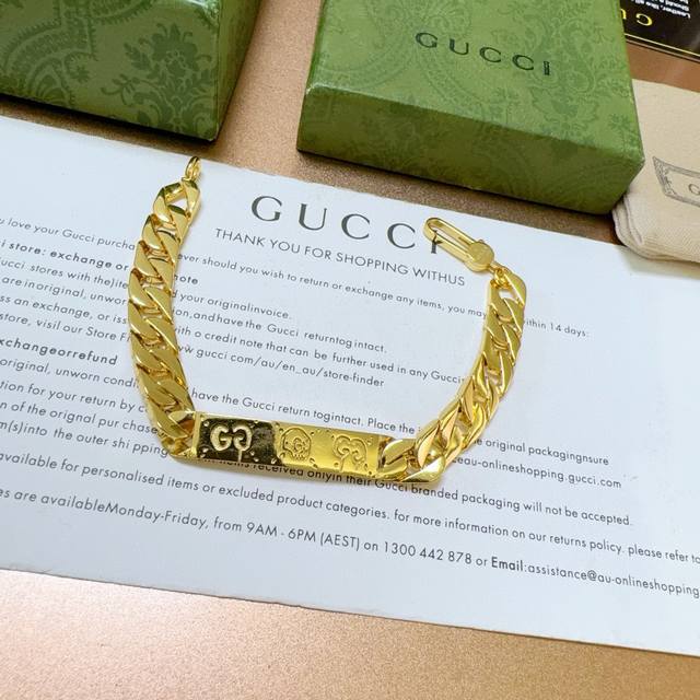 The latest luxury Gucci bracelet. The ceiling of high-end brand custom bracelet