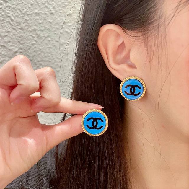 Chanel classic double C earrings DDD