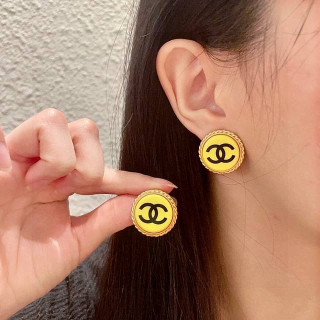 Chanel classic double C earrings DDD