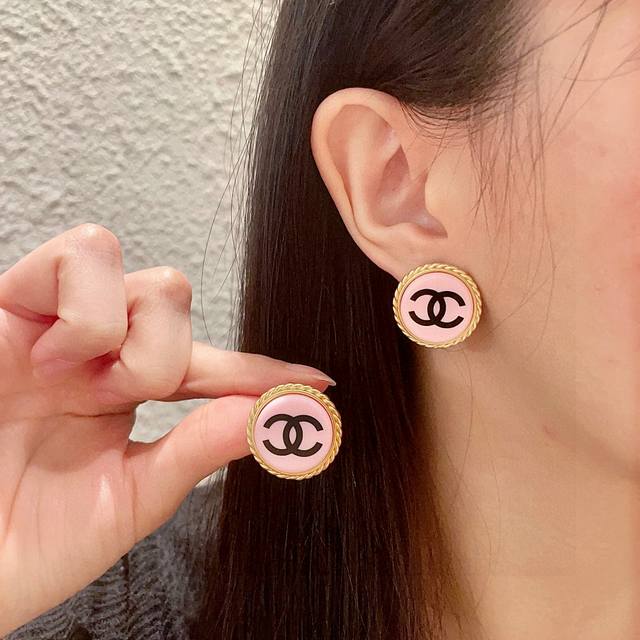 Chanel classic double C earrings DDD
