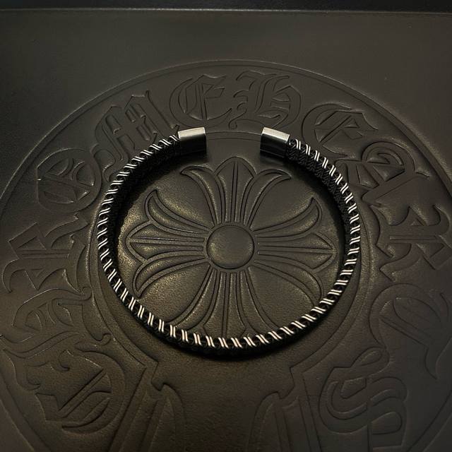 Chrome He Rts Chrome Hearts Classic Leather Bracelet ~ Genuine mold, trendy and