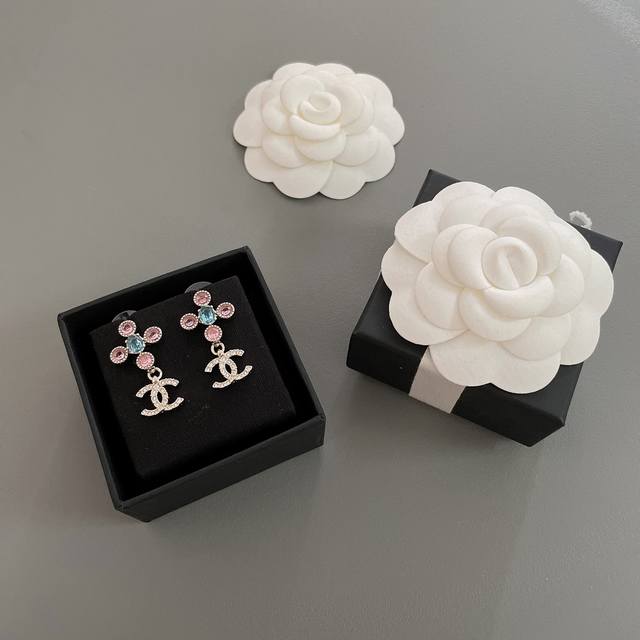 Our cross earrings Z 4300 are very beautiful and elegant, with special Swarovsk