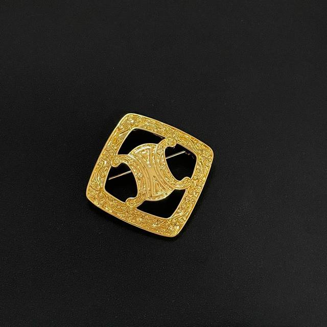 High quality details as shown in the picture Celine vintage brooches are a seri