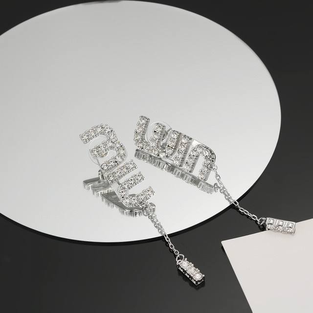 Miu Miu New Swarovski crystal full diamond chain earrings original material ster