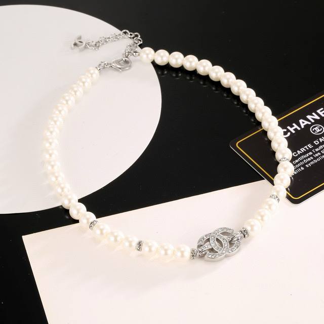 Chanel Chanel pearl necklace, high-end quality, the same material as the counter