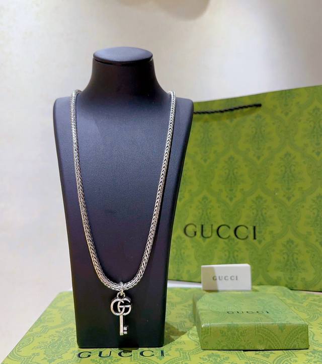 New product release The latest Gucci necklace chain is of a higher grade The sa