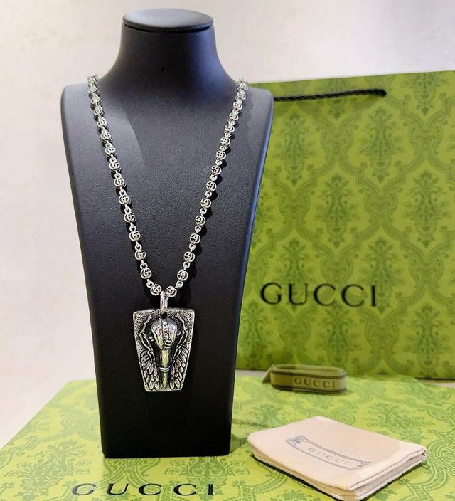 New product release The latest Gucci necklace with a higher grade chain The sam