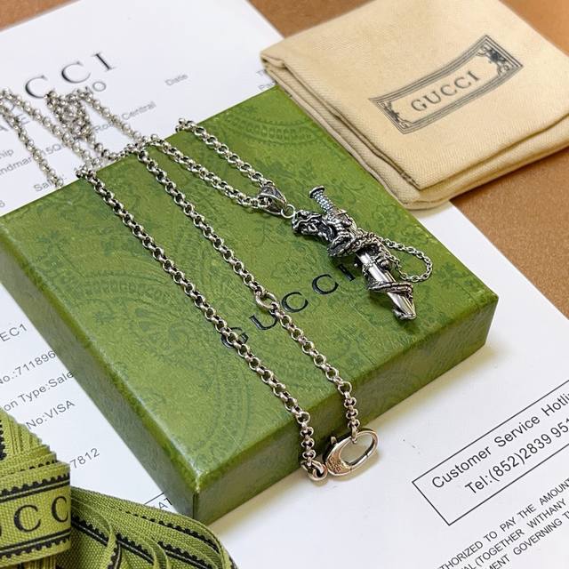 New product release. The latest model of the handsome Gucci necklace. The chain