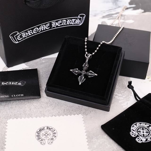 Latest counter one-to-one Chrome Heart necklace pendant Internet celebrity pers