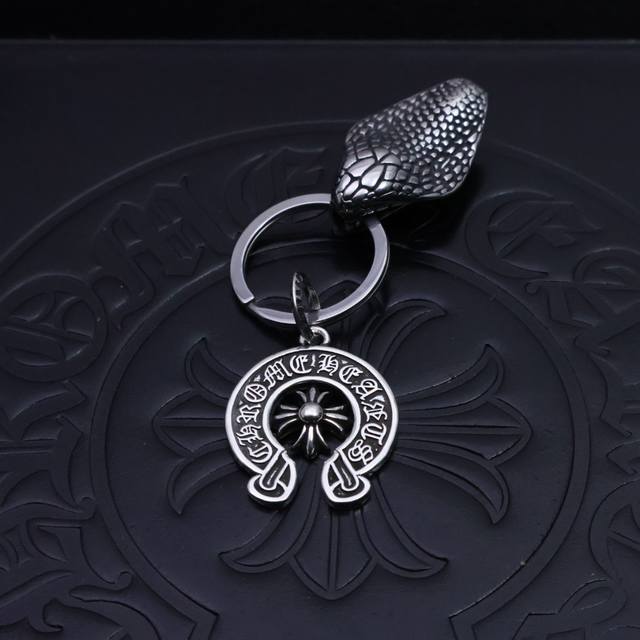 New arrivals: Chrome Hearts keychain pendants and trouser bag pendants are of f
