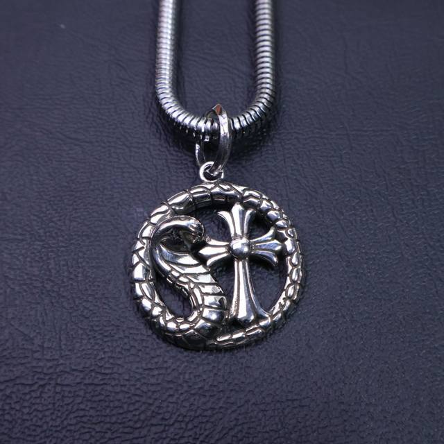 New arrivals: Chrome Hearts necklace, snake pendant, snake turning money Kun sh