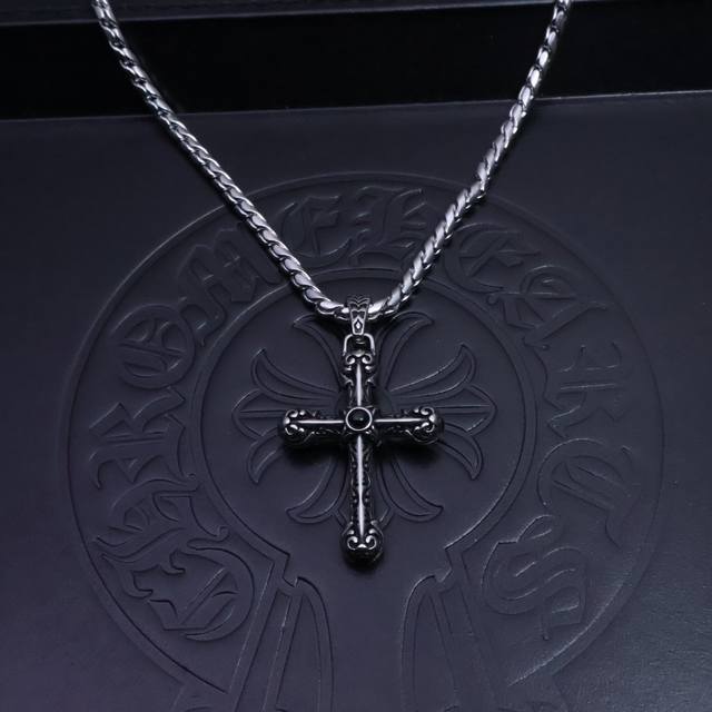 Hot item recommendation: Chrome Hearts necklace, letter chain is so cool. The la