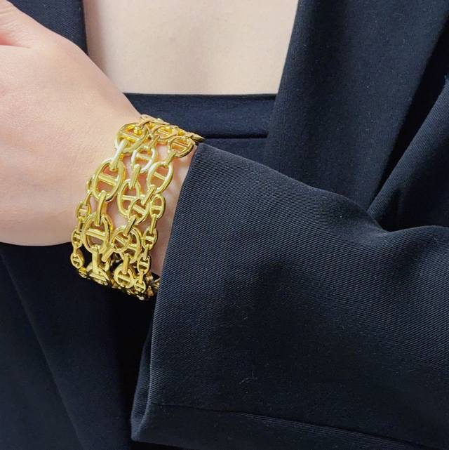 New high-quality Hermes bracelet pig nose wide version thick fine workmanship v