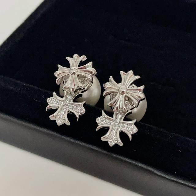 Chrome Hearts Diamond Cross Pearl Dual-Purpose Earrings are cool rock style wit