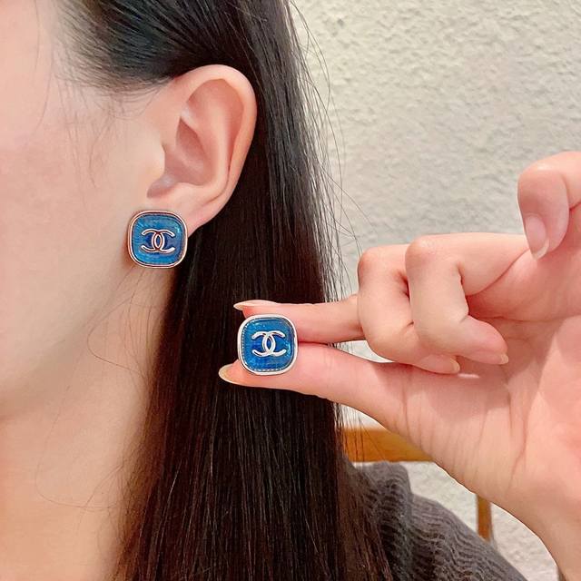 Chanel Chanel vintage double C earrings original replica logo. Chanel's styles r
