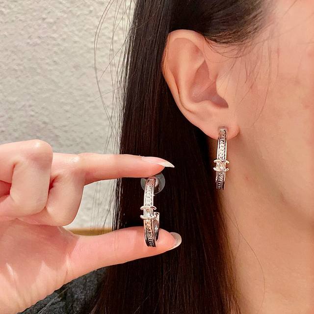 Chanel Chanel vintage double C earrings original replica logo. Chanel's styles r