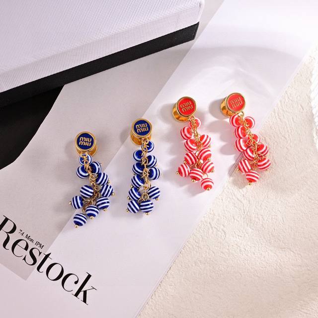 New product original goods new Miumiu letter earrings counter consistent brass m