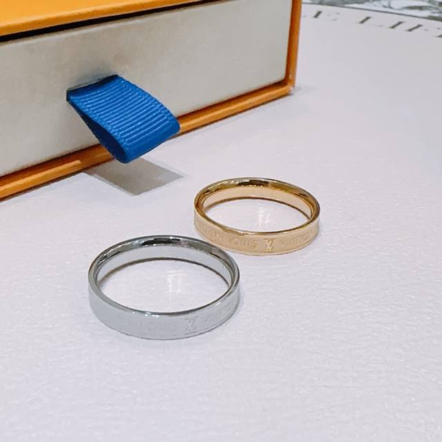 New original Lv ring Louis Vuitton Louis Vuitton counter consistent material po